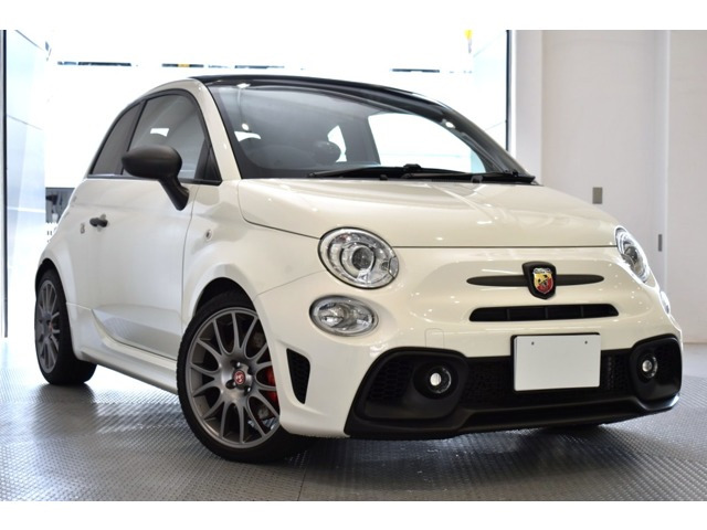 アバルト695Cツーリズモ