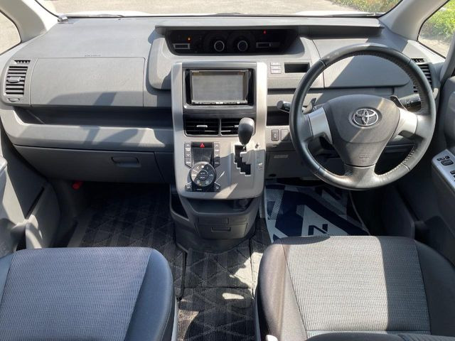 ヴォクシー2.0 ZS