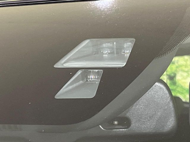 �y�X�}�[�g�u���[�L�T�|�[�g�z���s���ɑO���̎ԗ�����F�����A�Փ˂������Ȏ��͌x��ƃu���[�L�ŏՓˉ���Ɣ�Q�y�����A�V�X�g�B�����S�Ƀh���C�u�����y���݂��������܂��B