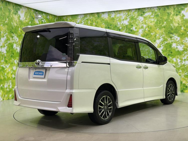 ヴォクシー2.0 ZS 煌 4WD