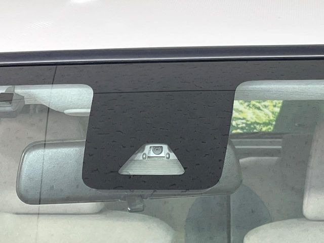 �y�X�}�[�g�A�V�X�g2�z���s���ɑO���̎ԗ�����F�����A�Փ˂������Ȏ��͌x��ƃu���[�L�ŏՓˉ���Ɣ�Q�y�����A�V�X�g�B�����S�Ƀh���C�u�����y���݂��������܂��B