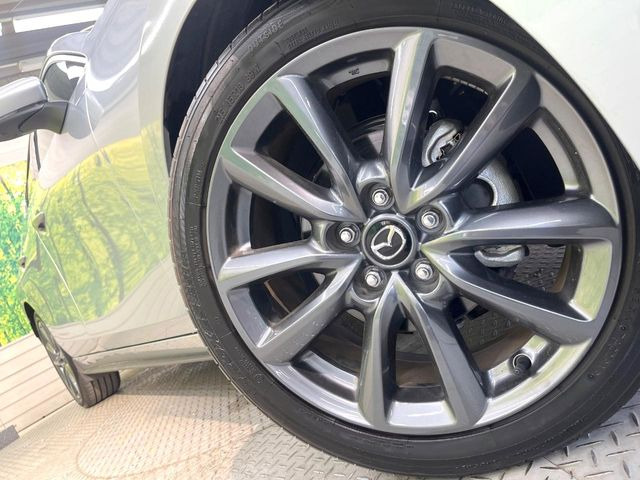 �y�����A���~�z�C�[���z�O�ςɃ}�b�`���������A���~�z�C�[���𑕒����Ă���܂��B�e��ЊO�A���~�z�C�[����A�X�^�b�h���X�^�C�����戵�����Ă���܂��B���񂲑��k����������