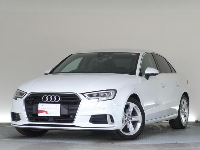 A3セダン30 TFSI スポーツ