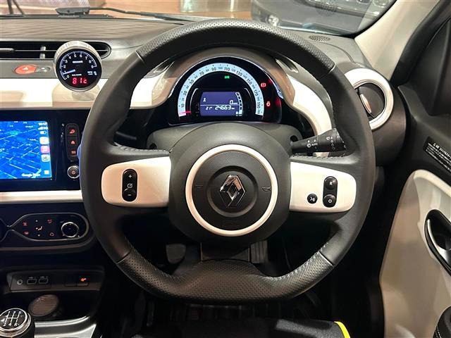 トゥインゴインテンス