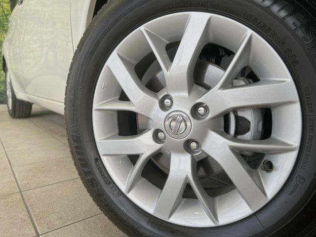 �y����15�C���`�A���~�z�C�[���z�O�ςɃ}�b�`���������A���~�z�C�[���𑕒����Ă���܂��B�e��ЊO�A���~�z�C�[����A�X�^�b�h���X�^�C�����戵�����Ă���܂��B���񂲑��k����������