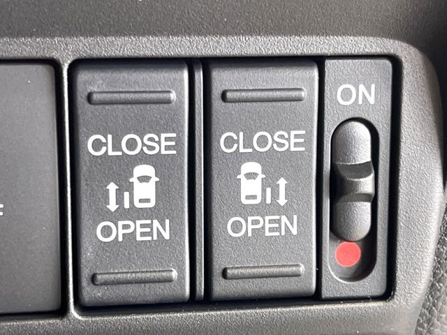 �y�����p���[�X���C�h�h�A�z�X�}�[�g�L�[��^�]�Ȃ̃X�C�b�`�Ō�ȗ����X���C�h�h�A�̊J���\���d��������͂����ăh�A���J����K�v�������A�����Ȃ��q�l�ł��ȒP�ɊJ���߂ł����K�ł���