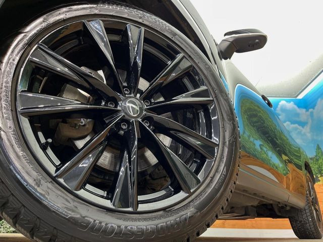 �y����20�C���`�A���~�z�C�[���z�O�ςɃ}�b�`���������A���~�z�C�[���𑕒����Ă���܂��B�e��ЊO�A���~�z�C�[����A�X�^�b�h���X�^�C�����戵�����Ă���܂��B���񂲑��k����������
