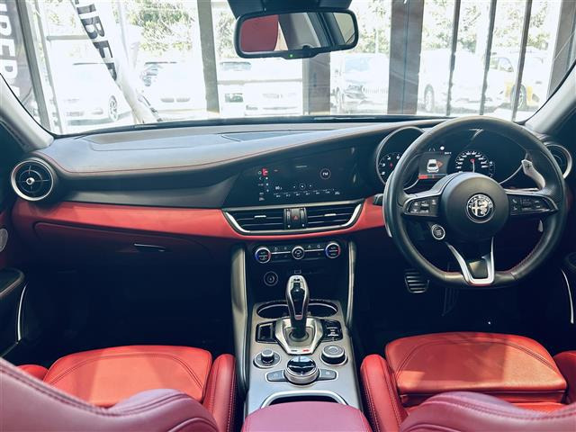 ジュリアヴェローチェ