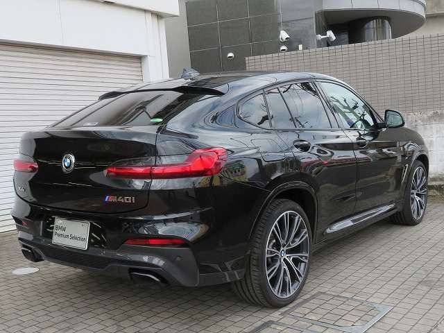 X4M40i 4WD