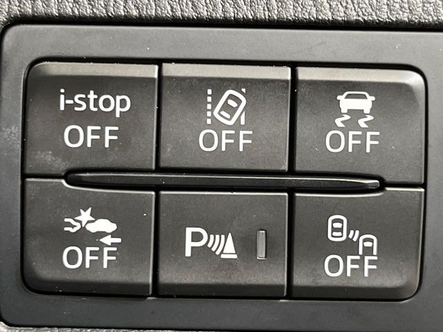 �y�X�}�[�g�V�e�B�u���[�L�T�|�[�g�z�ᑬ���s���ɑO���̎ԗ�����F�����A�Փ˂������Ȏ��͌x��ƃu���[�L�ŏՓˉ���Ɣ�Q�y�����A�V�X�g�B�����S�Ƀh���C�u�����y���݂��������܂��B