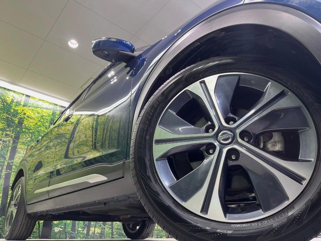 �O�ςɃ}�b�`���������A���~�z�C�[���𑕒����Ă���܂��B�e��ЊO�A���~�z�C�[����A�X�^�b�h���X�^�C�����戵�����Ă���܂��B���񂲑��k����������