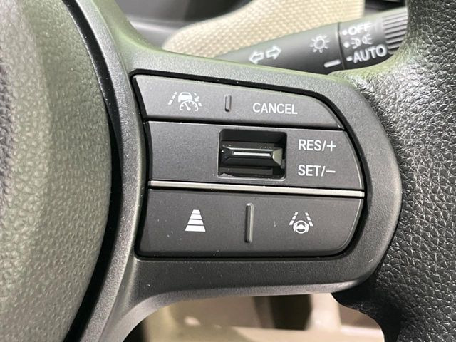 【アダプティブクルーズコントロール】高速道路での長距離走行が楽に!!自動で速度を保つクルーズコントロールが、衝突軽減システムと連携し、前方の車両を感知して車間を保つように速度調節してくれます!!