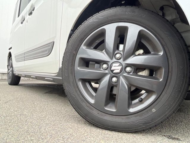 �y����14�C���`�A���~�z�C�[���z�O�ςɃ}�b�`���������A���~�z�C�[���𑕒����Ă���܂��B�e��ЊO�A���~�z�C�[����A�X�^�b�h���X�^�C�����戵�����Ă���܂��B���񂲑��k����������