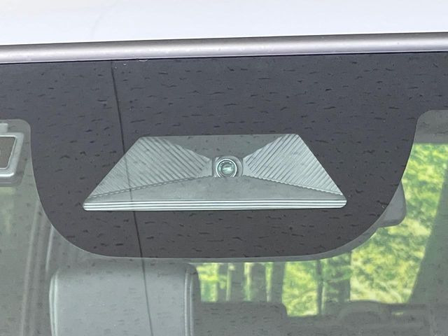 �y�z���_�Z���V���O�z���s���ɑO���̎ԗ�����F�����A�Փ˂������Ȏ��͌x��ƃu���[�L�ŏՓˉ���Ɣ�Q�y�����A�V�X�g�B�����S�Ƀh���C�u�����y���݂��������܂��B