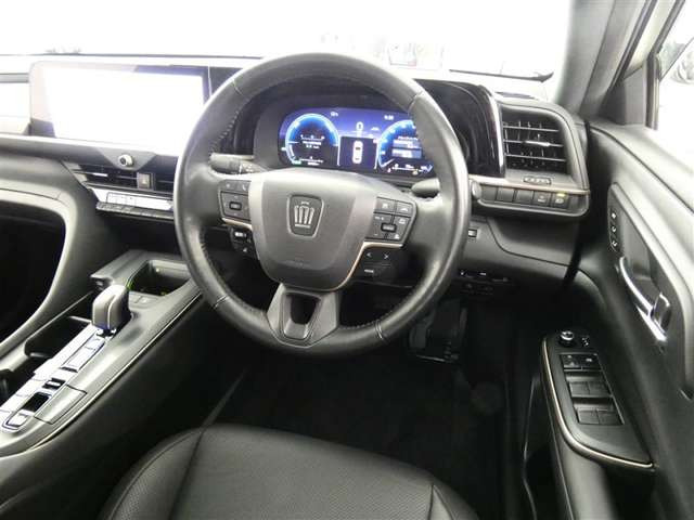 クラウンクロスオーバー2.5 G アドバンスト レザー パッケージ E-Four 4WD