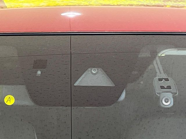 �y�X�}�[�g�V�e�B�u���[�L�T�|�[�g�z�ᑬ���s���ɑO���̎ԗ�����F�����A�Փ˂������Ȏ��͌x��ƃu���[�L�ŏՓˉ���Ɣ�Q�y�����A�V�X�g�B�����S�Ƀh���C�u�����y���݂��������܂��B