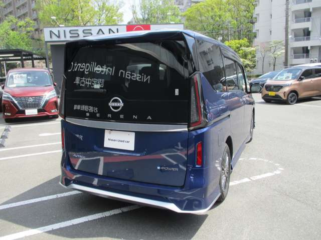 セレナ1.4 e-POWER AUTECH