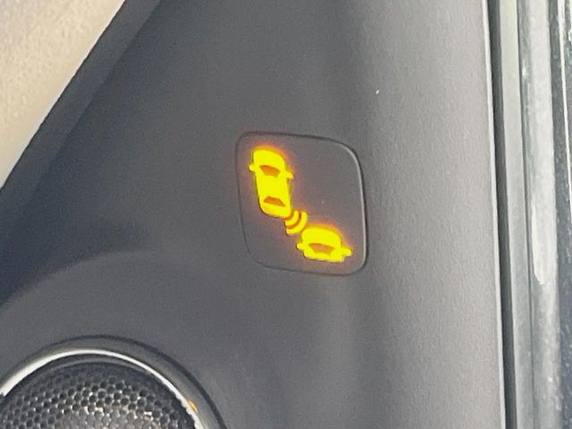 �y�u���C���h�X�|�b�g�C���t�H���[�V�����z���s���A�h�A�~���[�̎��p�ɂȂ�₷���ӏ��Ɍ㑱�Ԃ��ڋ߂���ƃT�C�h�~���[�t�߂Ɍx����\���A�h���C�o�[�ɒ��ӊ��N�����Ă���܂��B