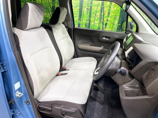 運転席シート廻りは使用感も少なく、良好な状態となっています。丁寧に使われていたことがよくわかりますね。