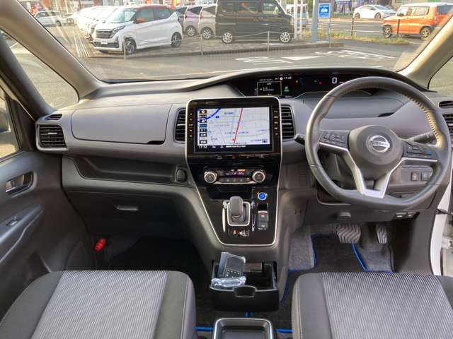 セレナ1.2 e-POWER ハイウェイスターV