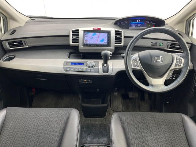 フリードハイブリッド1.5 ジャストセレクション