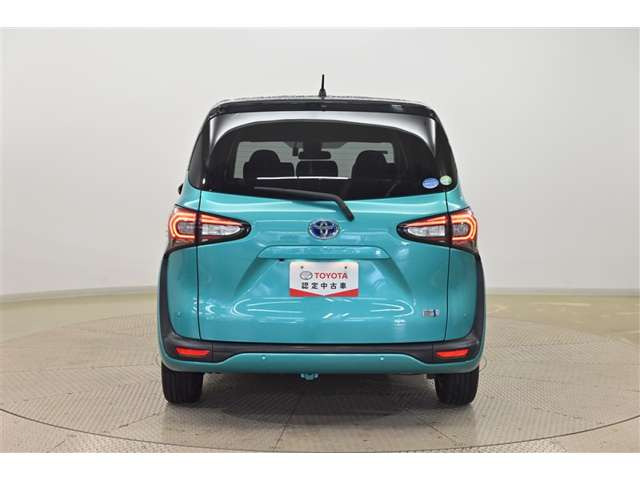 シエンタハイブリッド 1.5 G クエロ