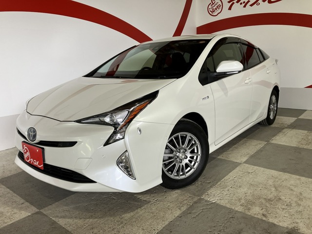 プリウス1.8 S セーフティ プラス E-Four 4WD