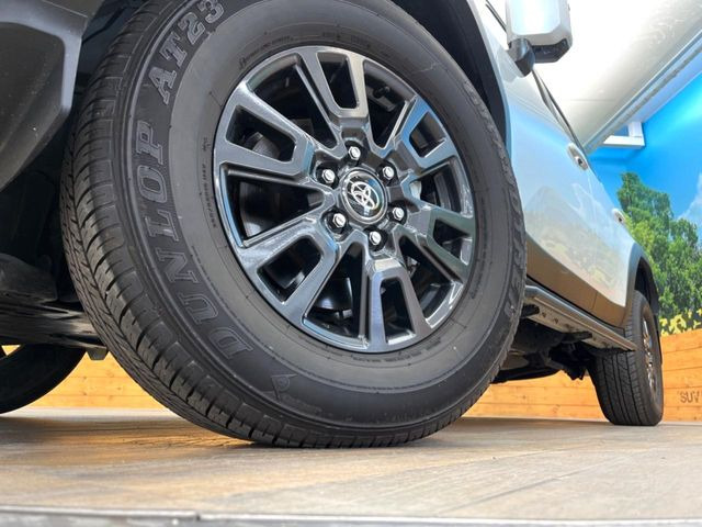 �y����18�C���`�A���~�z�C�[���z�O�ςɃ}�b�`���������A���~�z�C�[���𑕒����Ă���܂��B�e��ЊO�A���~�z�C�[����A�X�^�b�h���X�^�C�����戵�����Ă���܂��B���񂲑��k����������