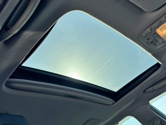 �l�C�����̃T�����[�t���t���Ă��܂�!�㉺�`���g�ɑO��X���C�h�@�\���t���Ă��܂��̂ŁA�l�X�ȃh���C�u�V�[���Ŋ��􂵂Ă���܂�!!�J��������ԓ���Ԃ͋C�����������ł���!����̊����Ă݂ĉ�����!