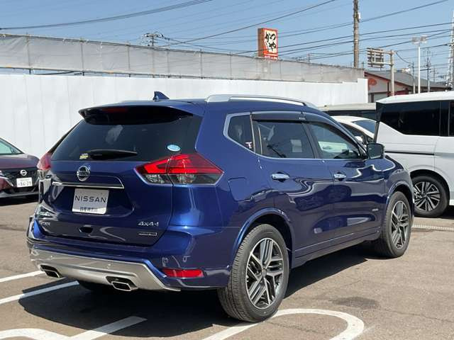 エクストレイル2.0 AUTECH iパッケージ ハイブリッド 4WD