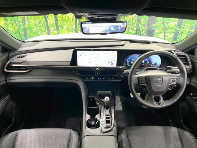 クラウンスポーツ2.5 Z E-Four 4WD