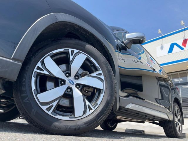 �y����18�C���`�A���~�z�C�[���z�O�ςɃ}�b�`���������A���~�z�C�[���𑕒����Ă���܂��B�e��ЊO�A���~�z�C�[����A�X�^�b�h���X�^�C�����戵�����Ă���܂��B���񂲑��k����������