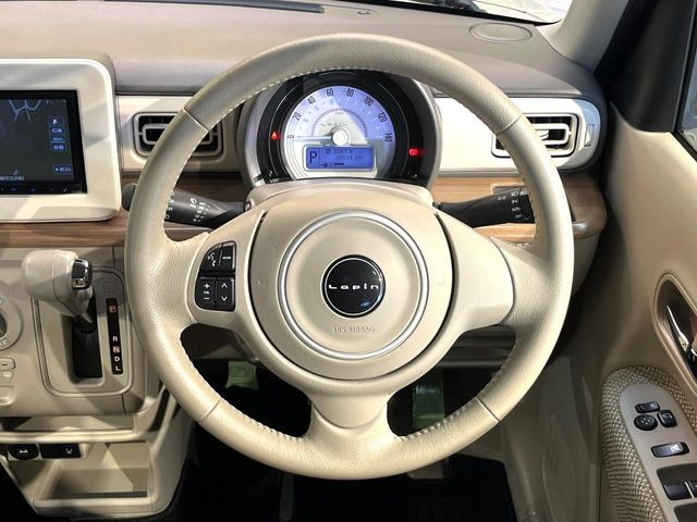 �y�����v�����X�e�A�����O�z�㎿�Ȋv���g�p���邱�ƂŁA��ɂ����������݂ƂĂ��^�]���₷���n���h���ł���