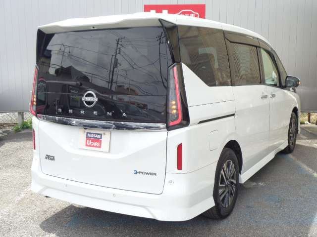 セレナ1.4 e-POWER ハイウェイスターV