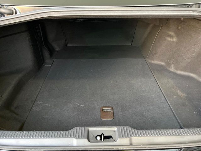 普段のお買い物や通勤、送迎等に十分な荷室スペースを確保しております。