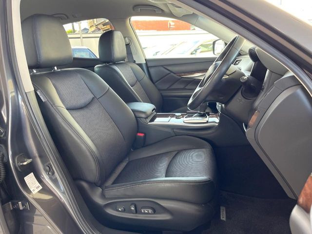 �y�n�[�t���U�[�V�[�g�z�������ƍ���S�n�𗼗������l�C�̃V�[�g���w�ʁE���ʂ̃t�@�u���b�N�f�ނ́A�ʋC���̗ǂ��⊊��ɂ����ɗD��Ă��܂��B�C���╞���ɍ��E���ꂸ���K�ɂ���肢�������܂��B