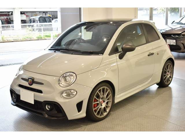 アバルト695ツーリズモ