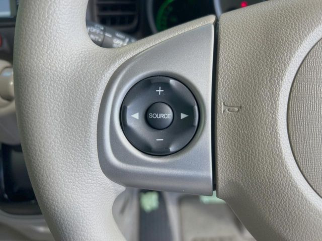 �y�X�e�A�����O�X�C�b�`�z�^�]���A�O������ڐ������炷���ƂȂ��A�I�[�f�B�I���̑��삪�\�ȕ֗��@�\!���S&���K�ȃh���C�u�����o���Ă���܂���