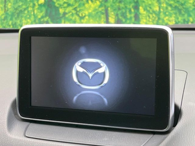 �y�}�c�_�R�l�N�g�i�r�z�ԓ��̕��͋C�Ƀ}�b�`������̌^�^�C�v�̃i�r�B�e����q�ݒ��Bluetooth�Đ����A�l�X�ȋ@�\���y���߂܂��B�����I�ȃ_�C�������삪�\�ŁA�g��������ǍD�ł��B