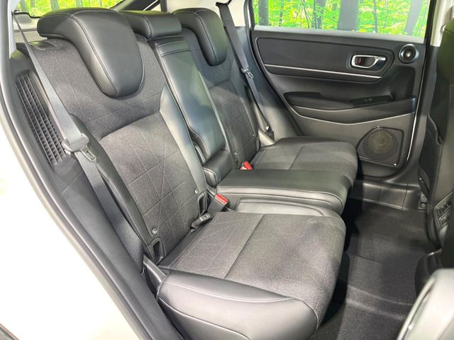 ���i���ȃI���W�i���t���A�}�b�g���I�v�V�����ɂĂ��p�ӂ��Ă���܂��B���D���ȃf�U�C����J���[�����Ԃɍ��킹�đI��ł����������Ƃ��ł��܂���