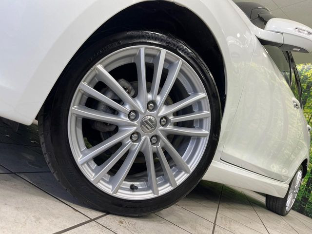 �y����17�C���`�A���~�z�C�[���z�O�ςɃ}�b�`���������A���~�z�C�[���𑕒����Ă���܂��B�e��ЊO�A���~�z�C�[����A�X�^�b�h���X�^�C�����戵�����Ă���܂��B���񂲑��k����������