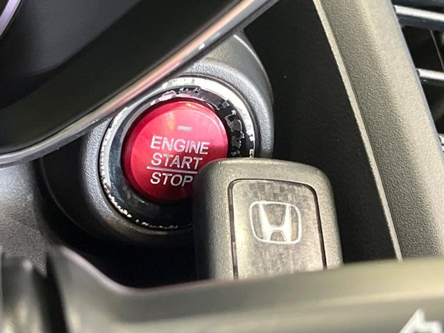 �yHonda�X�}�[�g�L�[�z�J�o����|�P�b�g�ɓ��ꂽ�܂܂ł��h�A�̎{���E�������\�ȃX�}�[�g�L�[�𑕔��B�G���W���̃I���E�I�t�����J�M�����o���K�v����������Ƃ��Ă��֗��ł���