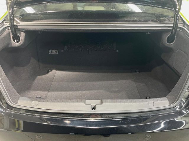 ���i�̂���������ʋ΁A���}���ɏ\���ȉ׎��X�y�[�X���m�ۂ��Ă���܂��B