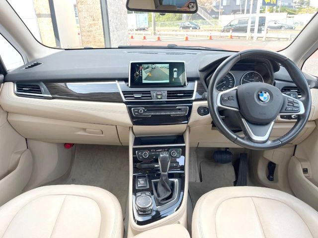 2シリーズアクティブツアラー218d ラグジュアリー