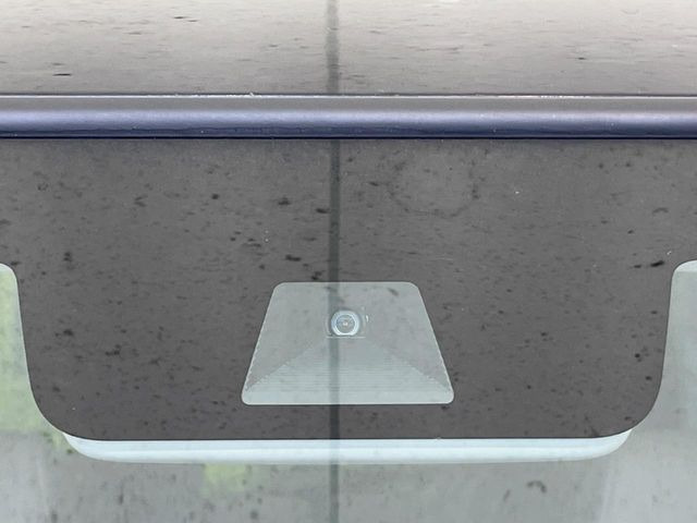 �y�z���_�Z���V���O�z���s���ɑO���̎ԗ�����F�����A�Փ˂������Ȏ��͌x��ƃu���[�L�ŏՓˉ���Ɣ�Q�y�����A�V�X�g�B�����S�Ƀh���C�u�����y���݂��������܂��B