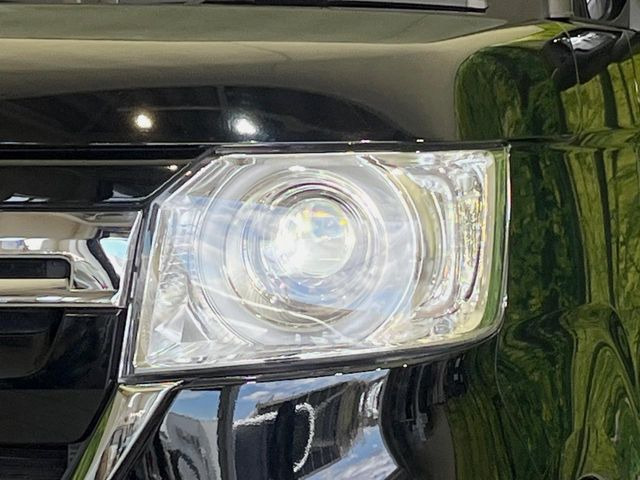 �yLED�w�b�h���C�g�z���V����ԑ��s�����ǍD�Ȏ��E���m�ۂ����S���ĉ^�]�ł��鍂�P�xLED�w�b�h���C�g�𑕔�!�_�����x�������A����d�͂��}�����Ă��܂��B