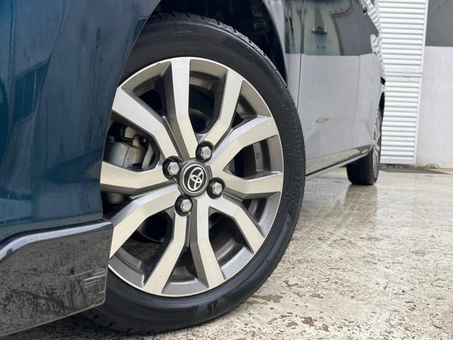 【純正15インチアルミホイール】外観にマッチした純正アルミホイールを装着しております。各種社外アルミホイールや、スタッドレスタイヤも取扱いしております。是非ご相談ください♪