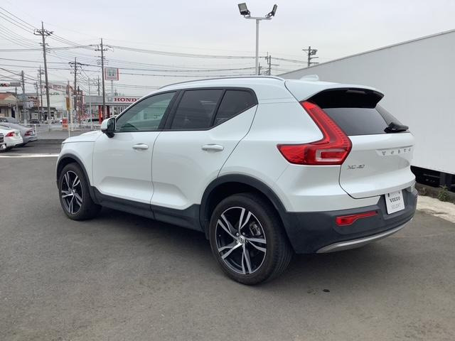 XC40B4 モメンタム