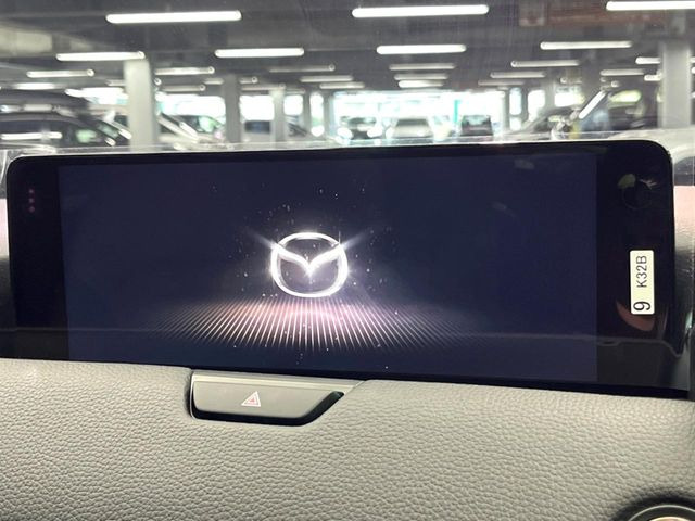 �y12.3�C���`�}�c�_�R�l�N�g�z�ԓ��̕��͋C�Ƀ}�b�`������^�f�B�X�v���C�B�X�}�z�ڑ��ł̃i�r�g�p��Bluetooth�Đ����A�l�X�ȋ@�\���y���߂܂��B�����I�ȃ_�C�������삪�\�ŁA�g��������ǍD�ł��B