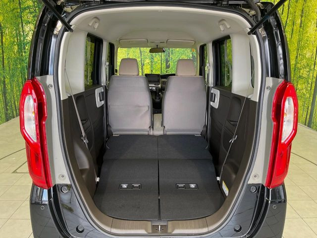 ���i�̂���������ʋ΁A���}���ɏ\���ȉ׎��X�y�[�X���m�ۂ��Ă���܂��B�Z�J���h�V�[�g��|���ƁA�傫�ȉו��̐ύڂ��\�ł���